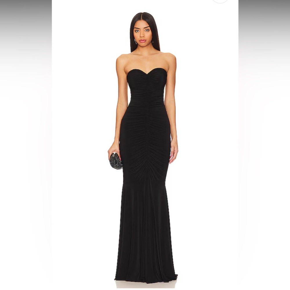 NWT Strapless Shirred Front Fishtail Gown in Black
Norma Kamali